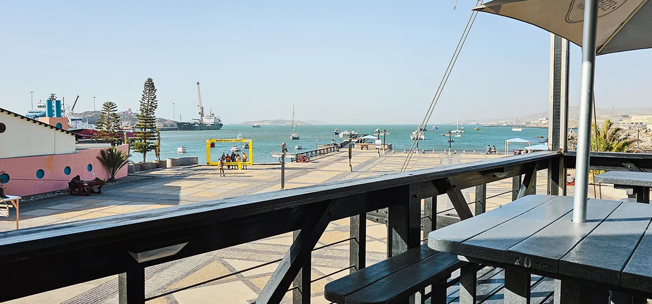 Terrasse du restaurant Essenzeit à Lûdertiz