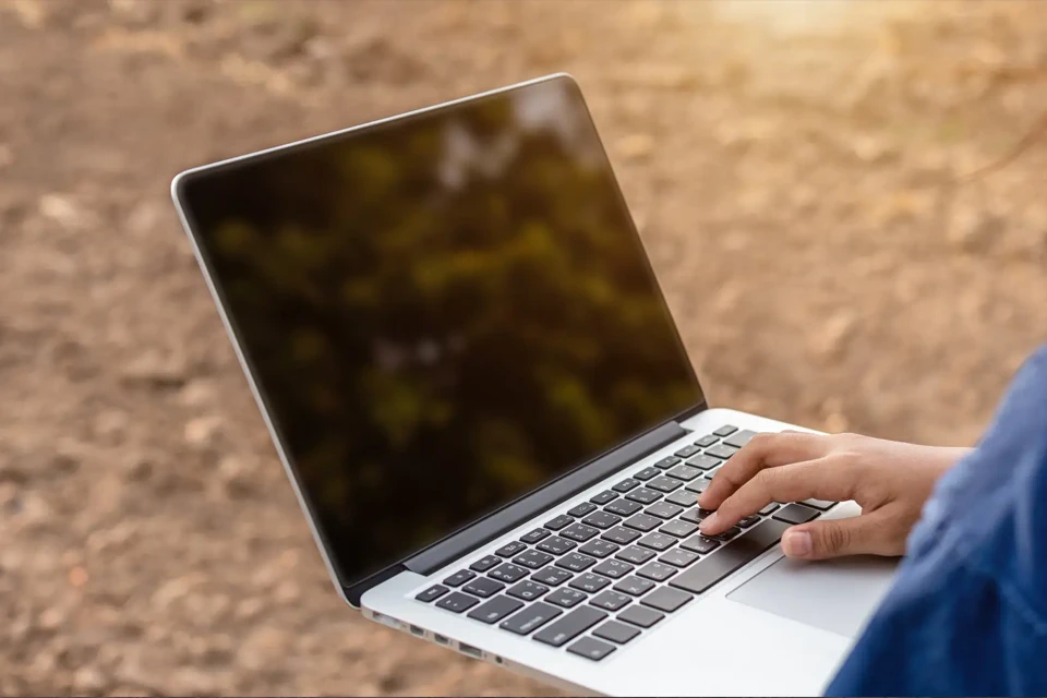 Quel ordinateur portable choisir pour le voyage